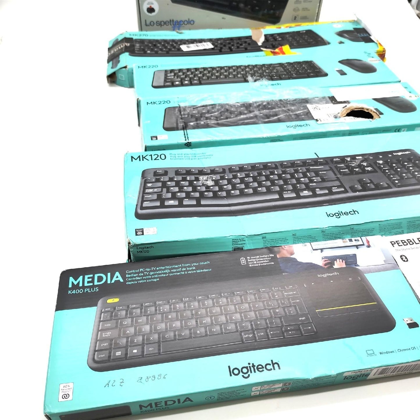 C Tastaturen Rückläufer QWERTY Layout X D E 12 Tastaturen K Kunden Retouren