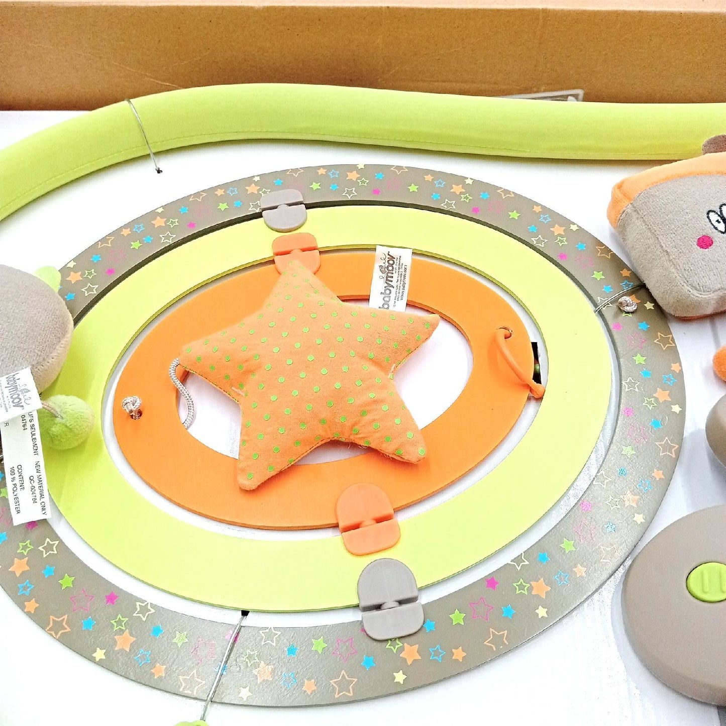Babymoov Musikspielbogen Baby Spielzeug A033206 Mandelgrün Schlafhilfe Motorik