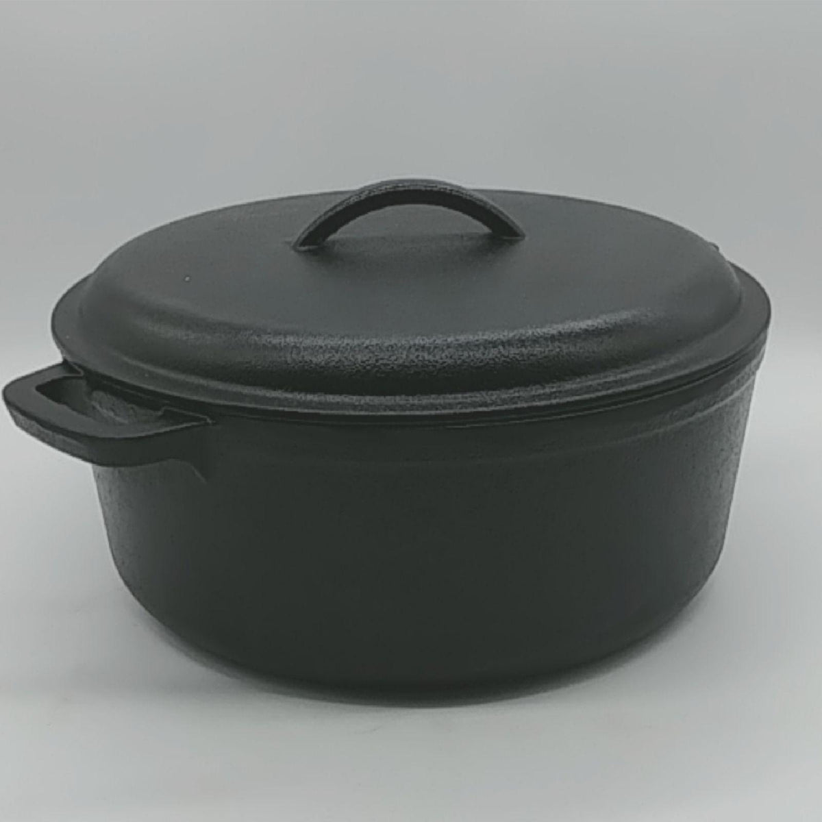 AmazonBasics Schmortopf Kochgeschirr Gusseisen 662 Liter Einbrennen Effekt Optimal