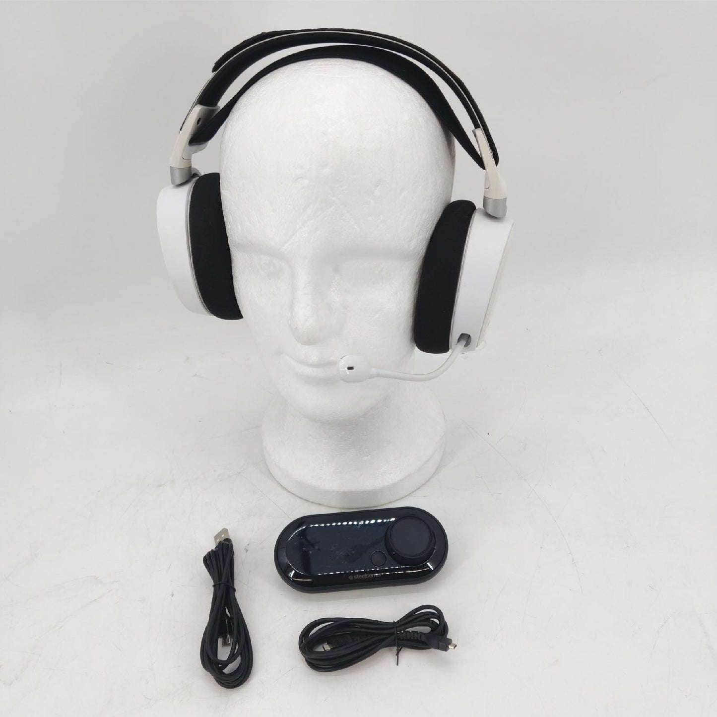 SteelSeries Arctis Pro GameDAC Gaming Headset hohe Audioqualität ultimatives Gaming-Erlebnis Größe ausbalancierter Klang.