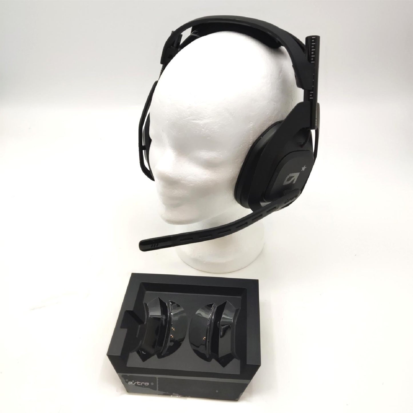 Astro A50 Wireless Gaming Headset Ladestation 4.Generation Gebrauchsspuren ohne Ohrpolster
