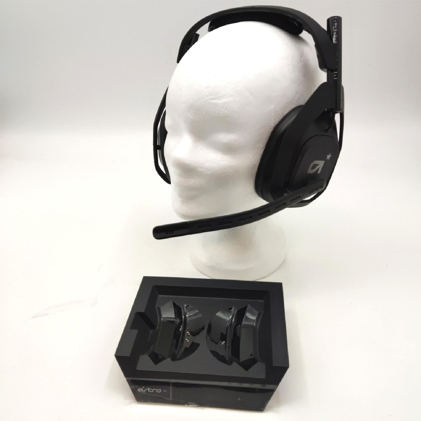 Astro A50 Wireless Gaming Headset Ladestation 4.Generation Gebrauchsspuren ohne Ohrpolster
