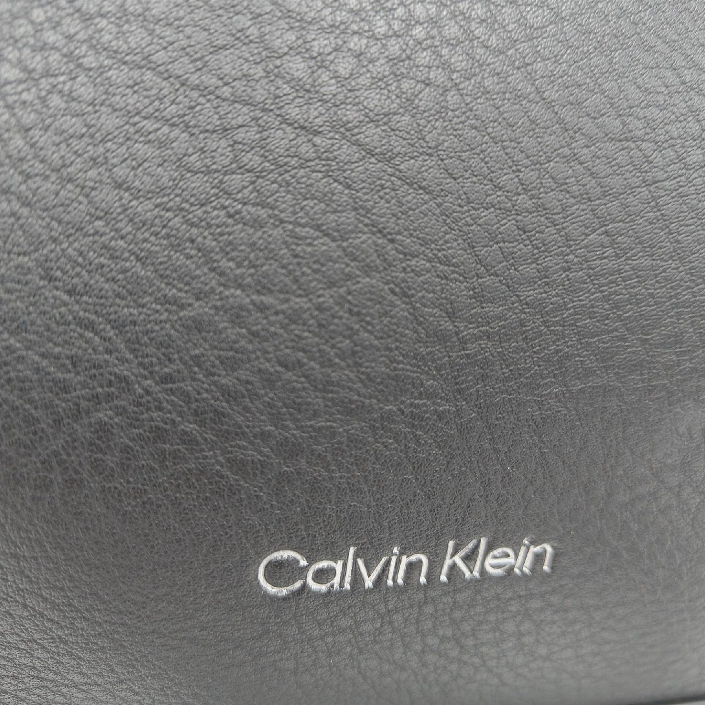 Calvin Klein Damen Novelty Satchel Elaine Bubble Lamb schwarz Silber ohne Gurt