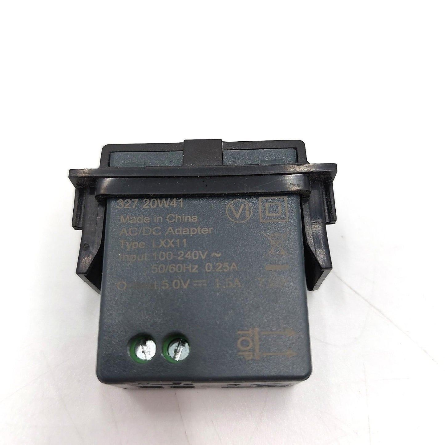 Bticino K4191AC USB-Ladegerät mit Zwei Eingängen Typ A und C, zum Einbau in die Living Now Platine, zum Aufladen eines elektronischen Geräts bis zu 15 W oder Zwei Geräte gleichzeitig, 1 Modul