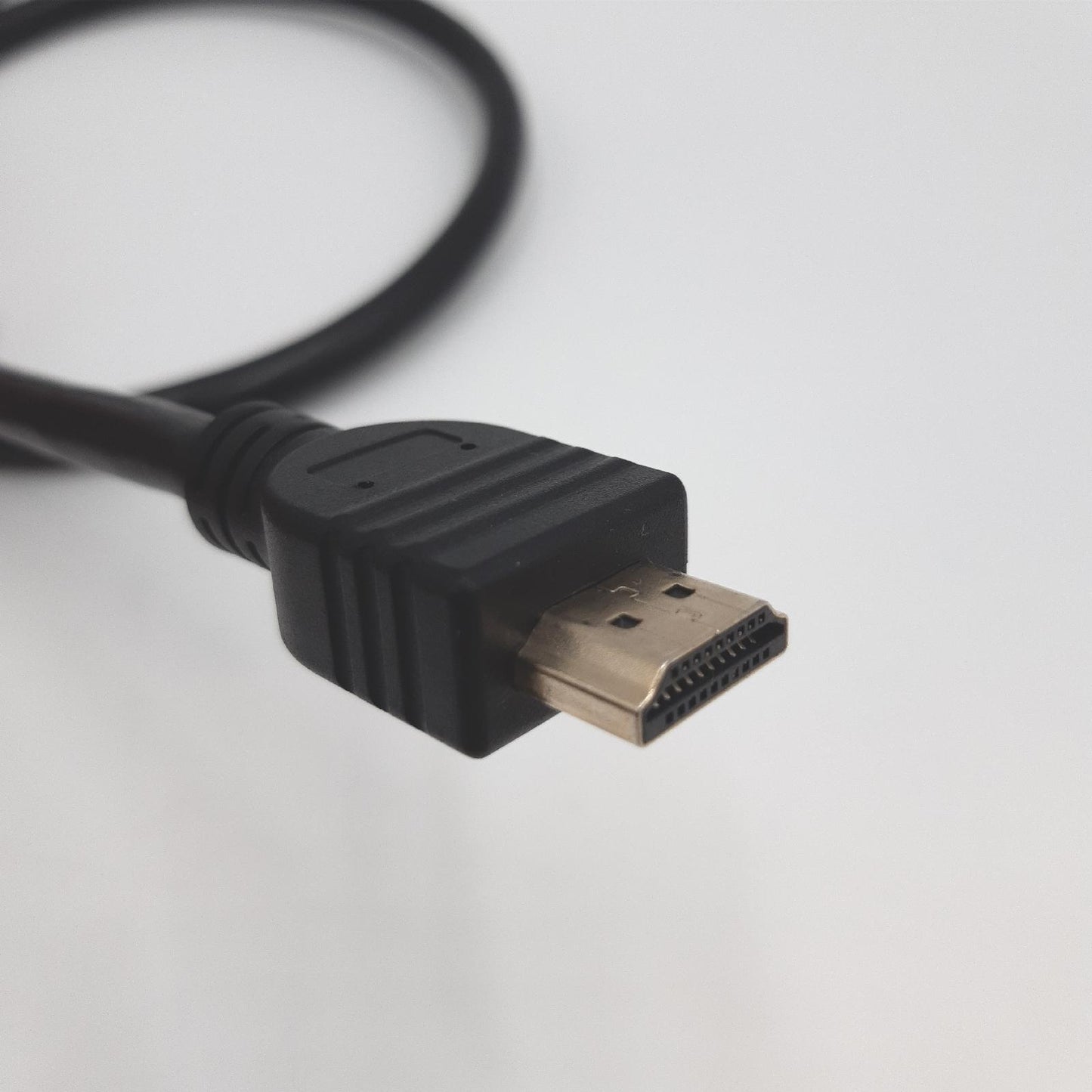 AmazonBasics HDMI Switch 3 Anschlüsse Pigtail Kabel Full HD 4K 30Hz Video 3 in 1 Ausgang Schwarz Technik umschaltbar