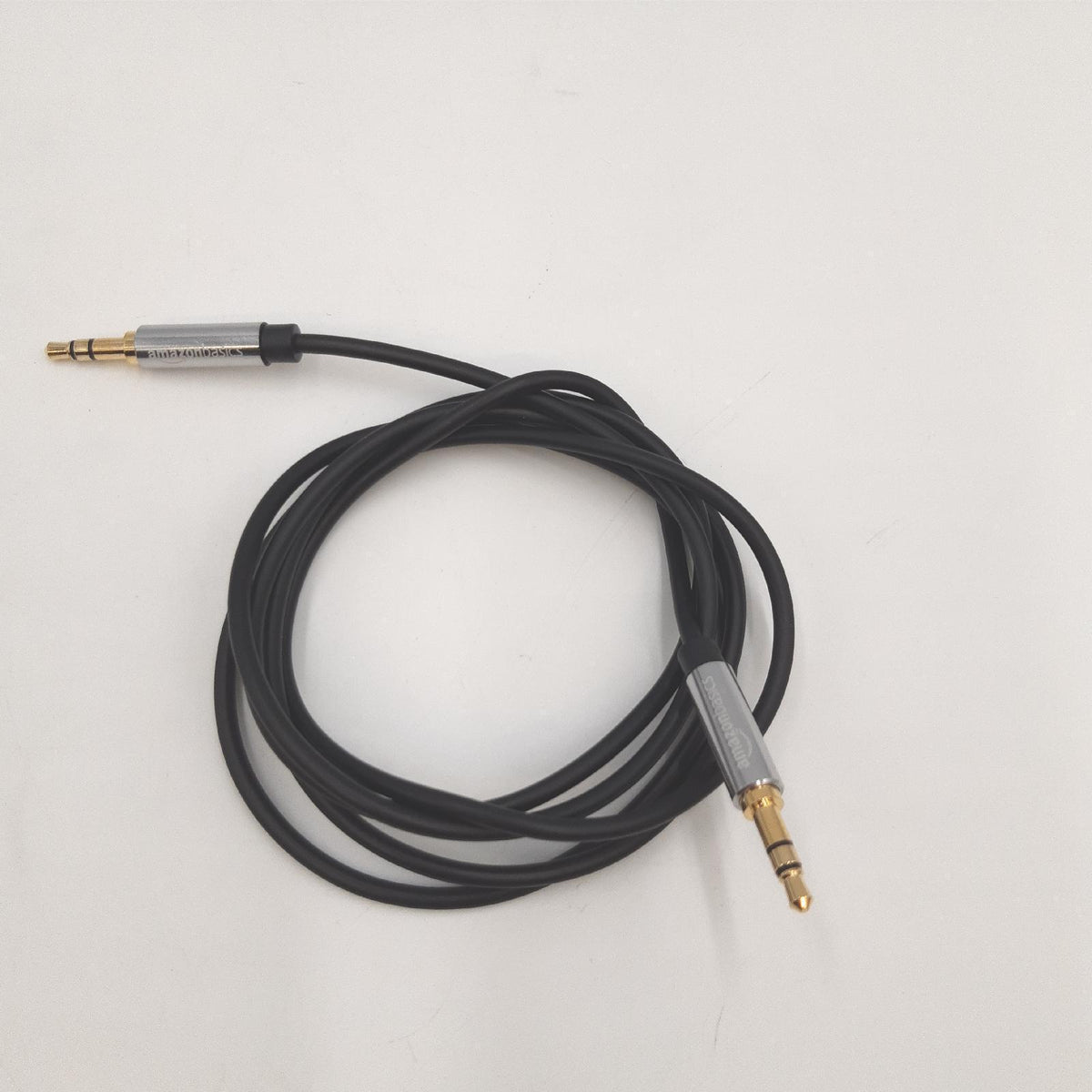 Amazon Basics Aux Stereo Audiokabel 3 5 mm Klinkenstecker auf 3 5 mm 1 2 m Schwarz