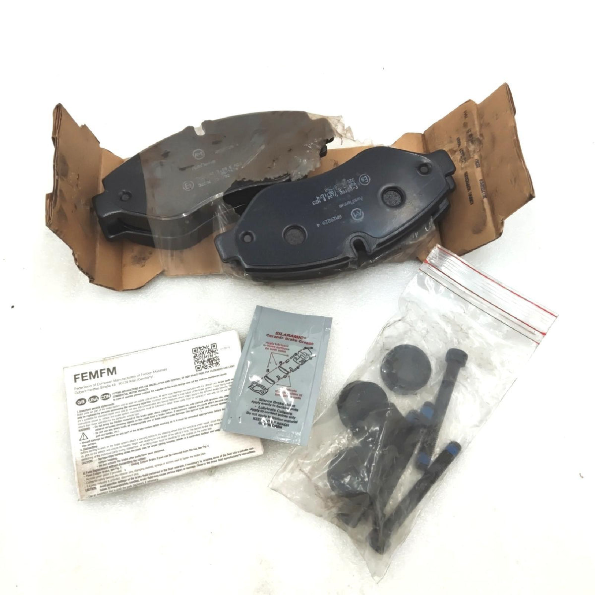 AutoMentum AM29229.4 Bremsbelagsatz 4-teilig für IVECO DAILY III KASTEN/KOMBI 1997-2009 Vorderachse und andere Fahrzeuge