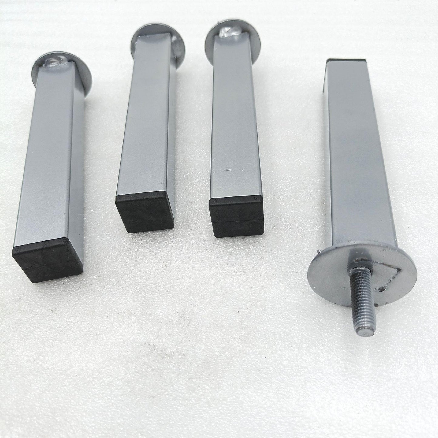 P17 - Windy | Set mit 4 Metallfüßen + veredelten Schrauben (10MA) | Farbe: Silber | Höhe: 20 cm | Beine für Sofas, Möbel, Bett