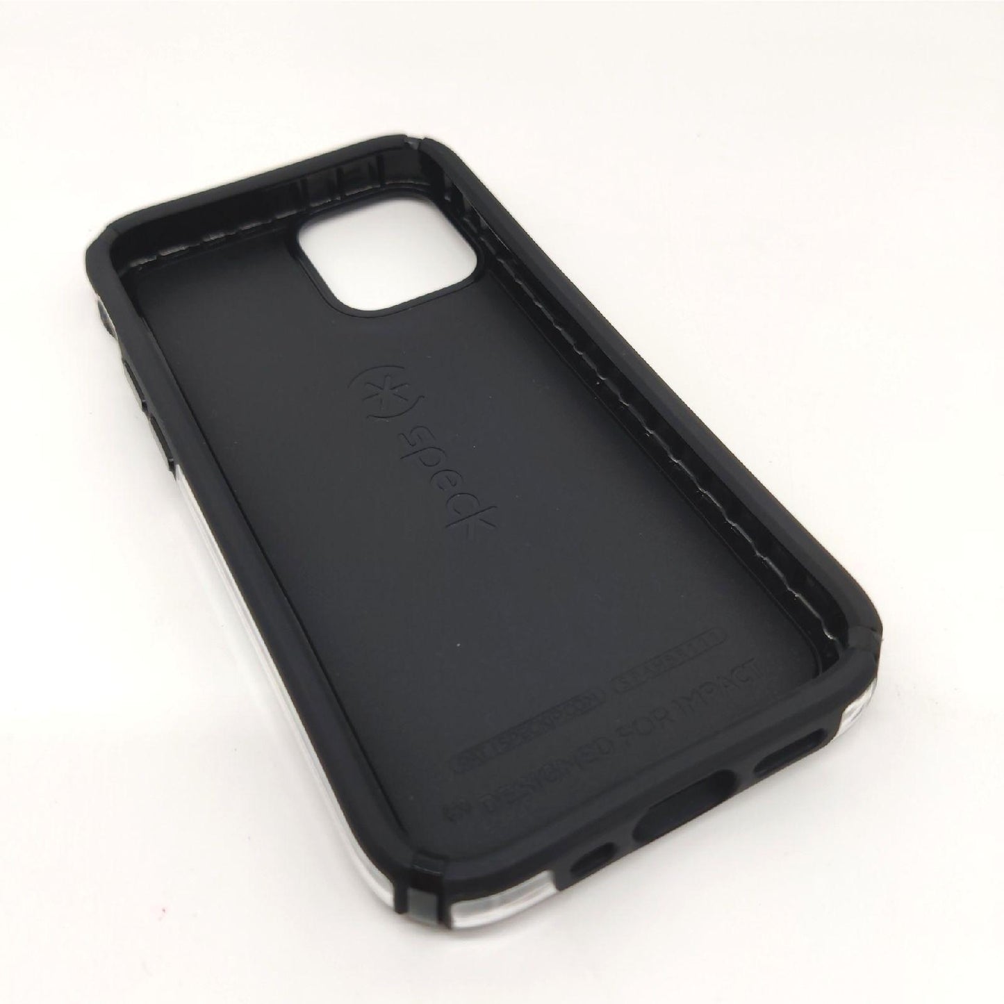 Speck Schutzhülle Handyhüllen Zubehör iPhone 12 Schutzcover robust modern