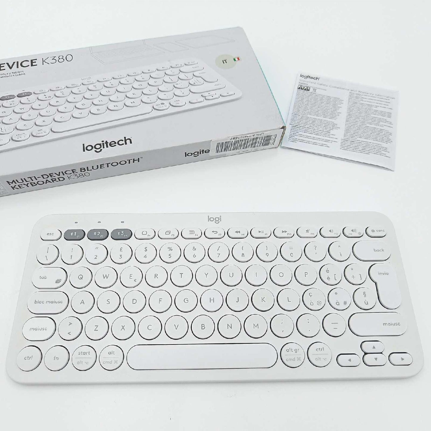 Logitech K380 Kabellose Bluetooth-Tastatur, Multi-Device und Easy-Switch Feature, Windows und Apple-Shortcuts, PC/Mac/Tablet/Handy/Apple iOS+TV, Italienisches QWERTY-Layout - Weiß