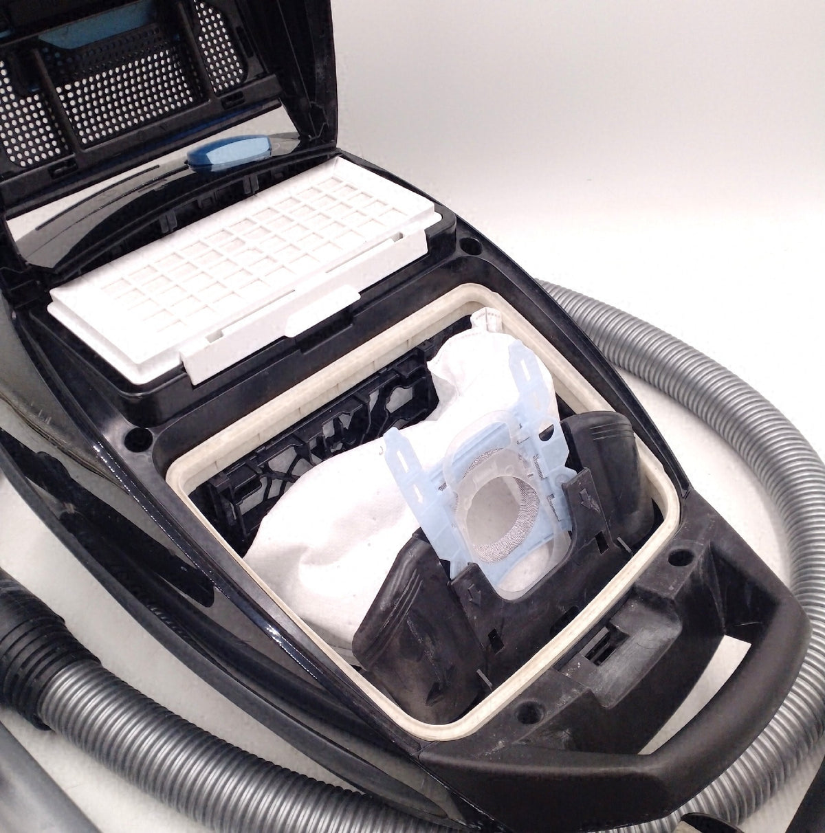 Siemens Staubsauger Beutel Q50 Extreme silencePower VSQ5X1232 mit Gebrauchsspuren Verschmutzungen