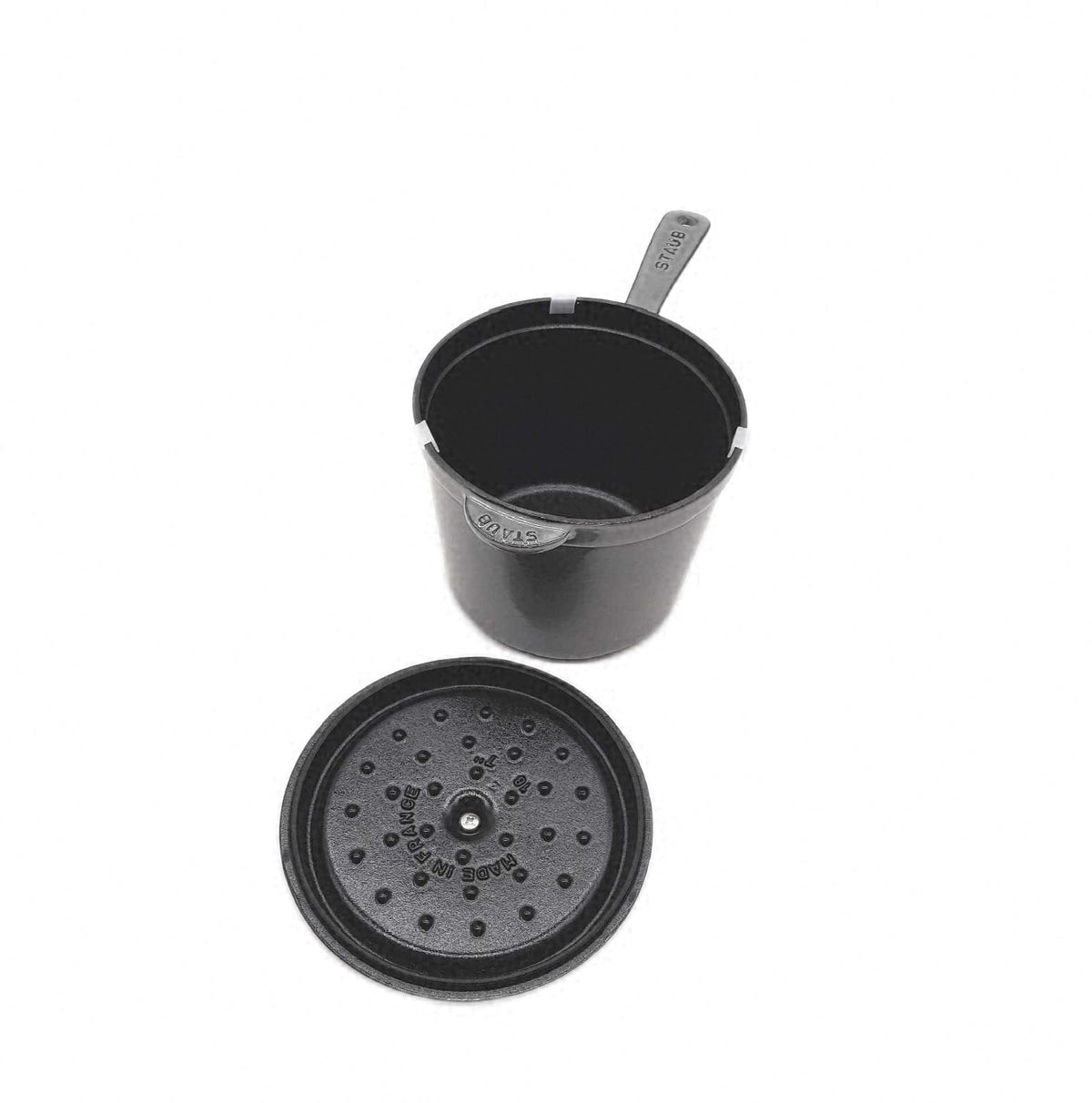 STAUB Soßenschüssel aus Gusseisen 18 cm 28 l Graphitgrau Tischplatte