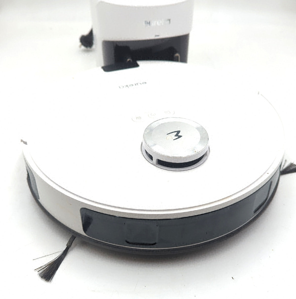 EUREKA NERE10s Roboter Staubsauger mit Reinigungsstation Defekt
