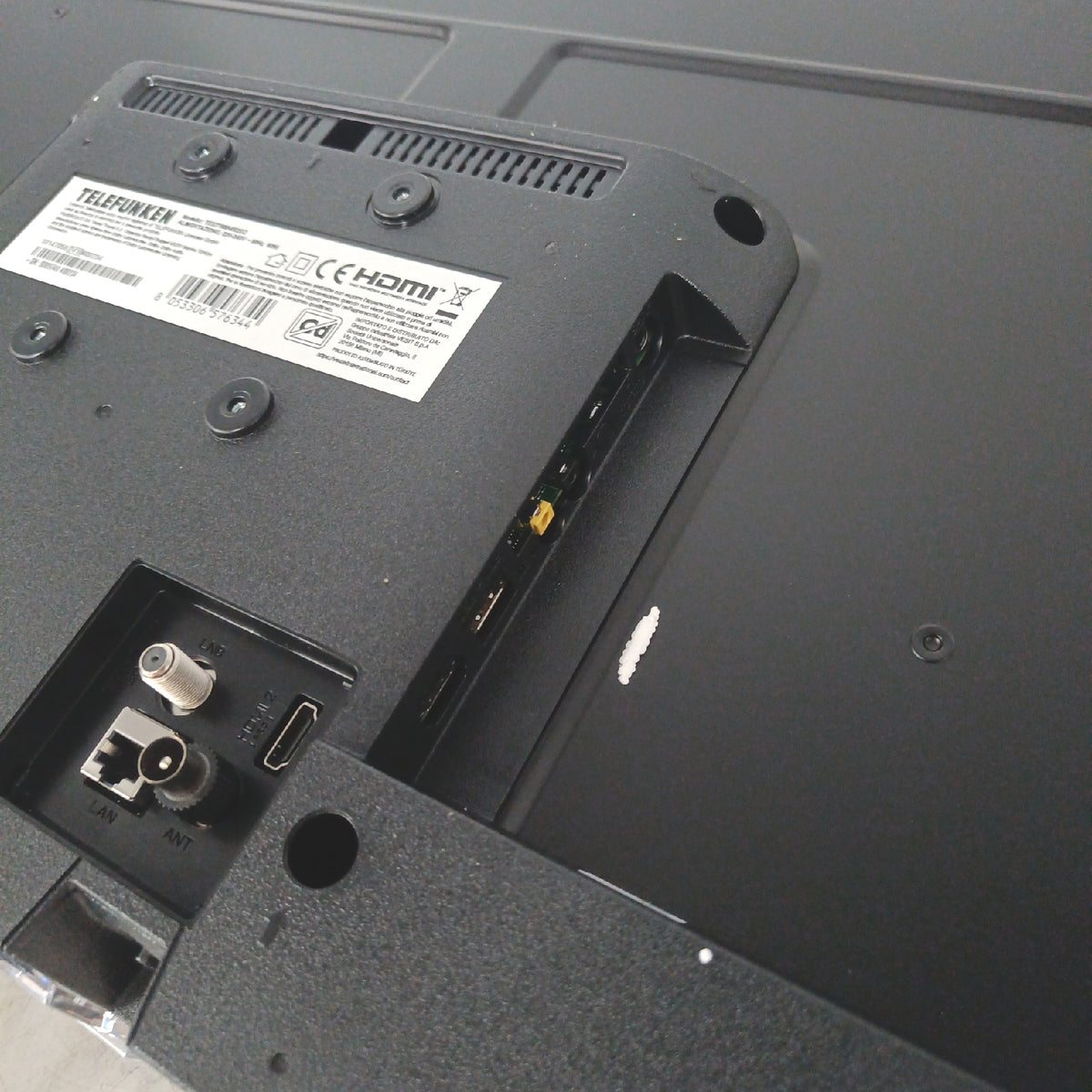 Telefunken 2025 Smart TV 32 Zoll HD Ready Startet nicht Defekt