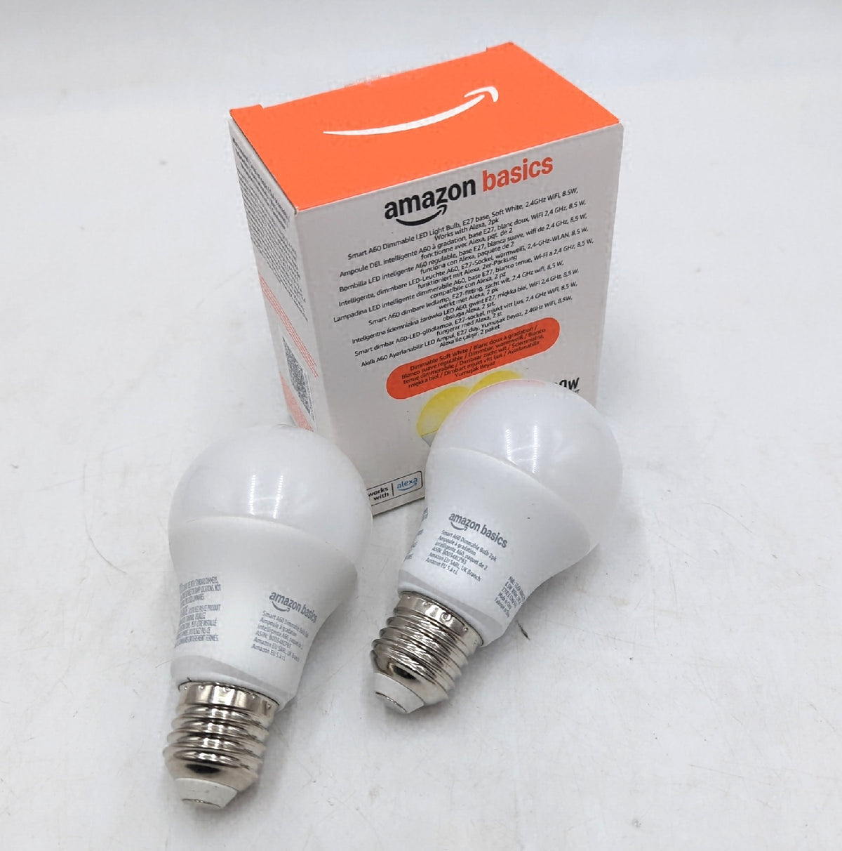 Amazon Basics smarte LED Gluhbirne dimmbar E27 sanftes Weiss 8W 60W Equivalent