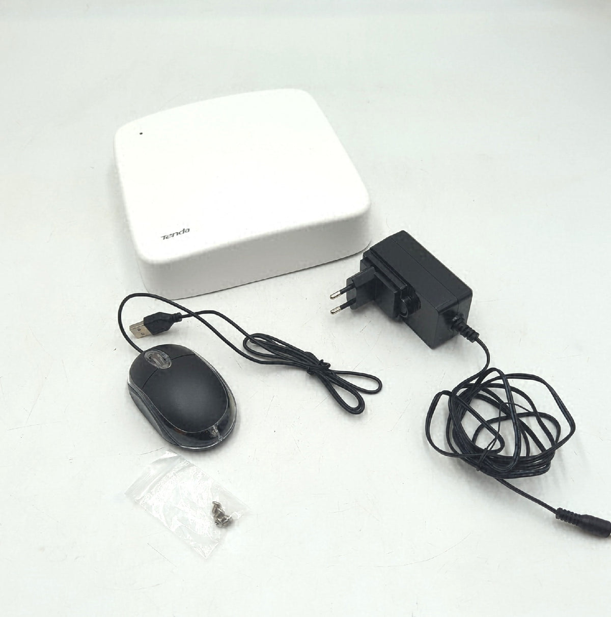 Tenda NVR Überwachungssystem Rekorder 8CH Netzwerk Videorekorder Unterstützung bis zu 8 Kameras