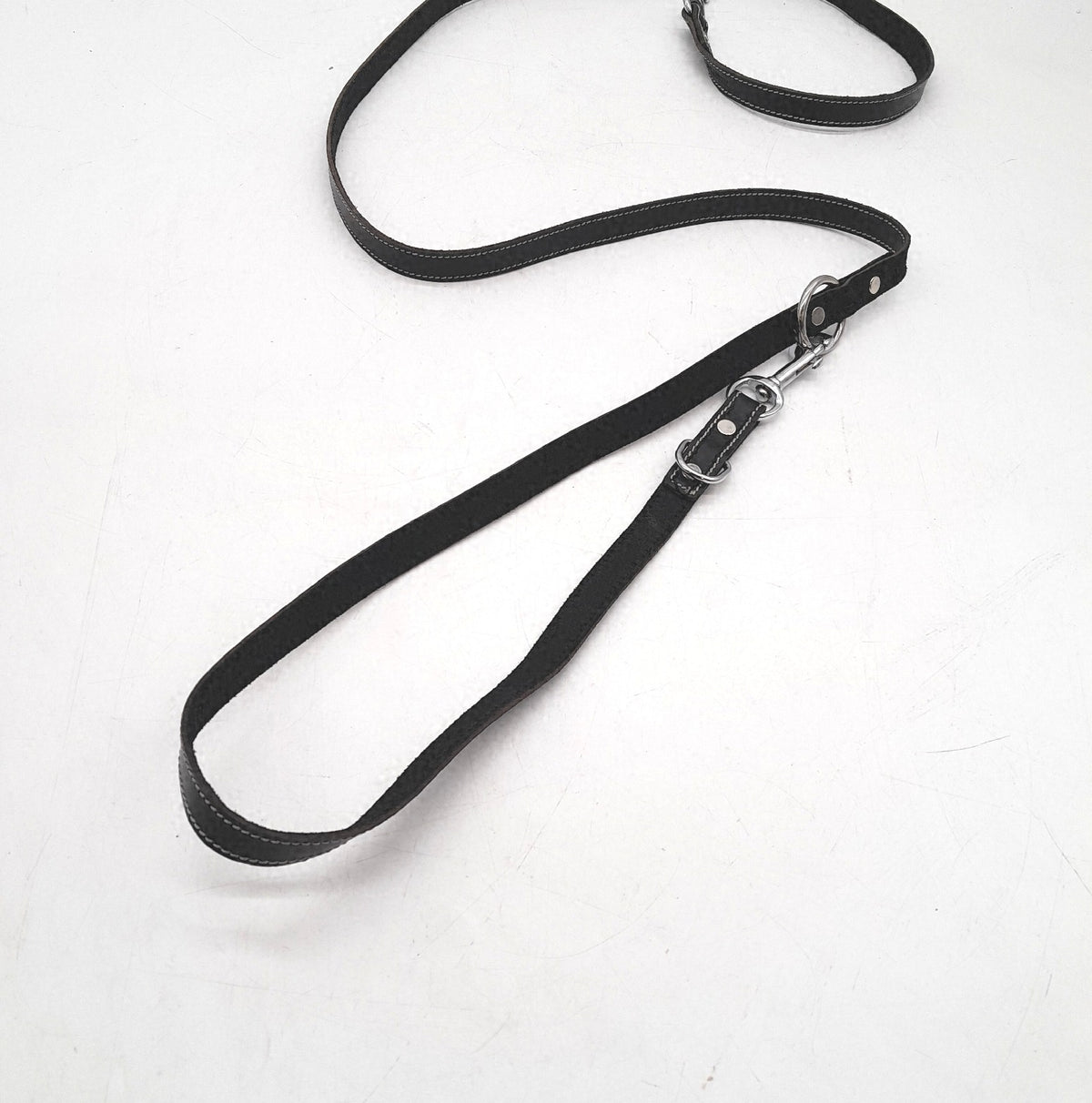 Hundeleine aus Leder mehrfach verstellbare Fuhrleine Laenge 240 cm Hunde Lederleine