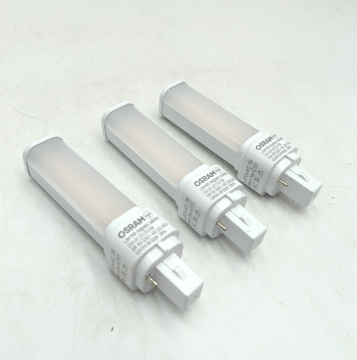 Dulux D13 LED Kompaktlampe 6W 600lm 3000K Warmweiss Sockel G24D1 230V energiesparend