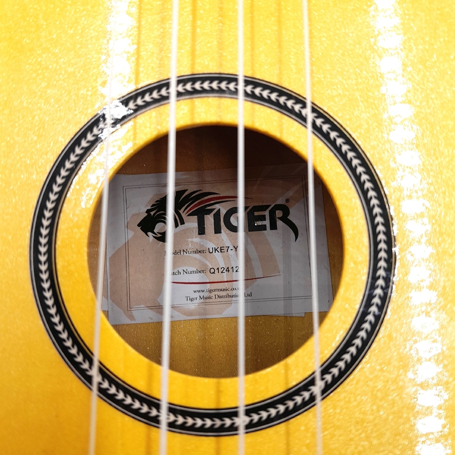Tiger Sopran Ukulele Saiteninstrumente Anfänger Tasche Gelb leicht spielbar für Einsteiger