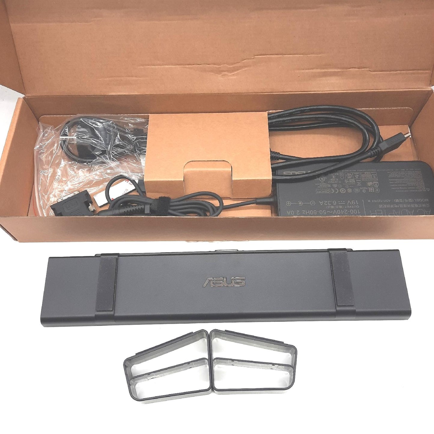 ASUS Universal Portbar 1x Mic in 1x Audio Out 1x RJ45 LAN 4X USB 3.0 1x DVI-I 1x