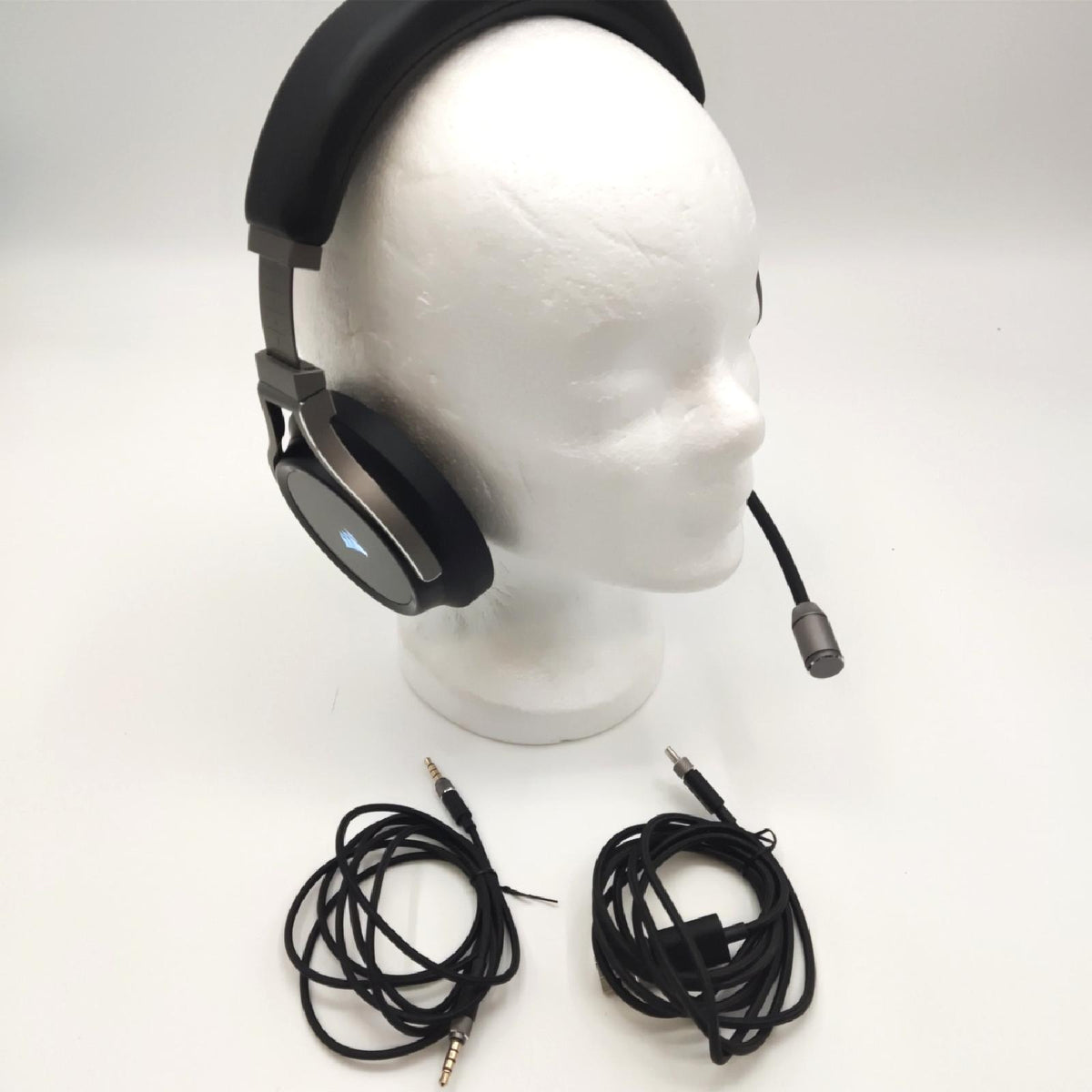 Corsair Virtuoso RGB Wireless High Fidelity Gaming Headset unvollständig ohne Ohrpolster ohne Dong