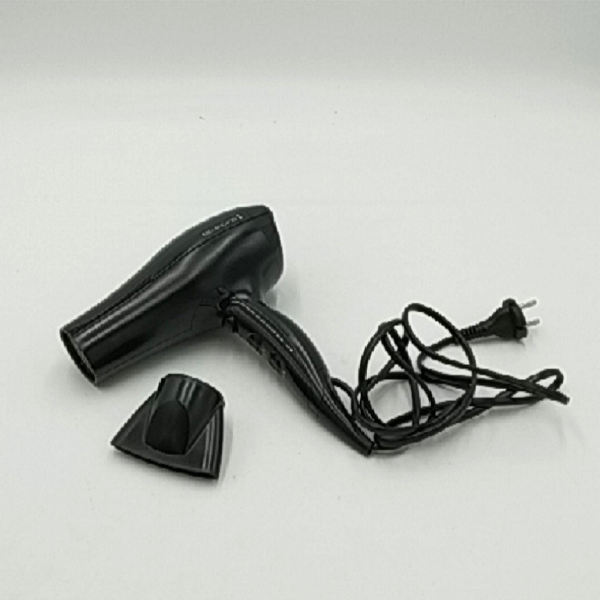 Remington Haartrockner Ionen [leicht] Pro-Air (2200 W, Keramik-Ionen-Ring, Stylingdüse, 3 Heiz- & 2 separate Gebläsestufen, Abkühlstufe) D5210