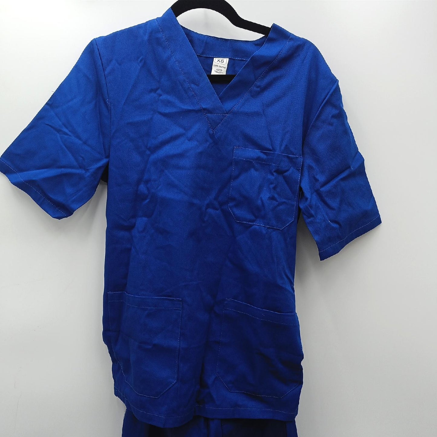 AIESI® Medizinische Uniform herren damen aus 100% sanforisierter Baumwolle Hose und Top mit V-Ausschnitt, Größe XS BLAU