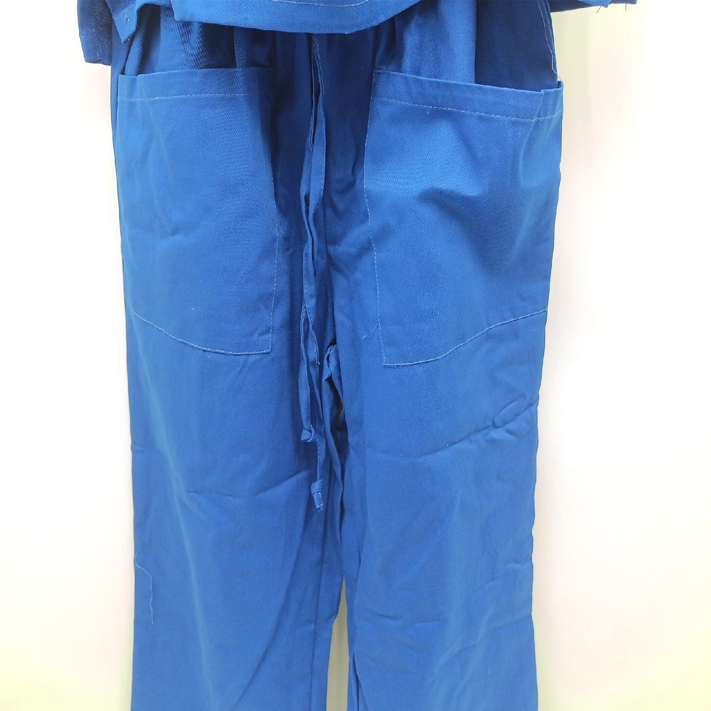 AIESI® Medizinische Uniform herren damen aus 100% sanforisierter Baumwolle Hose und Top mit V-Ausschnitt, Größe XS BLAU