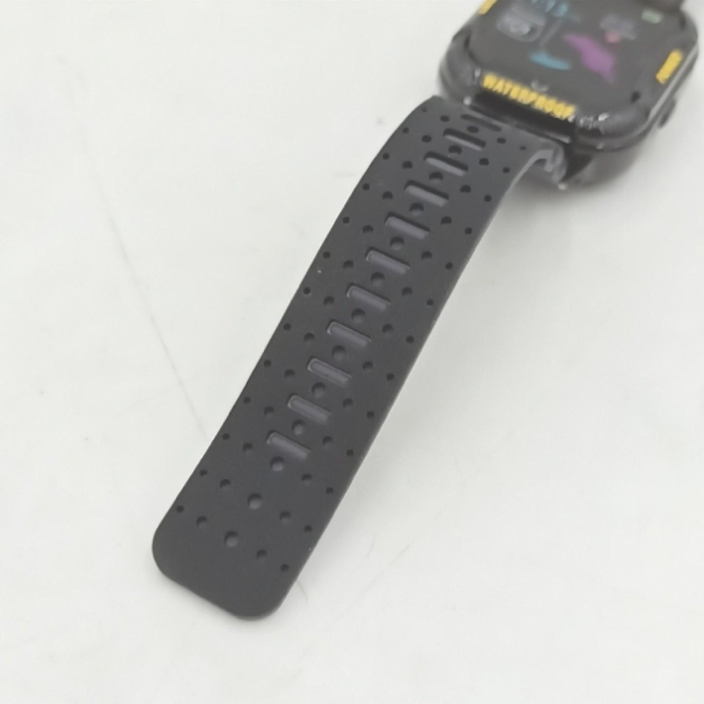 PTHTECHUS Kinder IntelligenteUhr Wasserdicht Smartwatch WiFi Tracker SOS Jungen Mädchen Rot Innovativ.