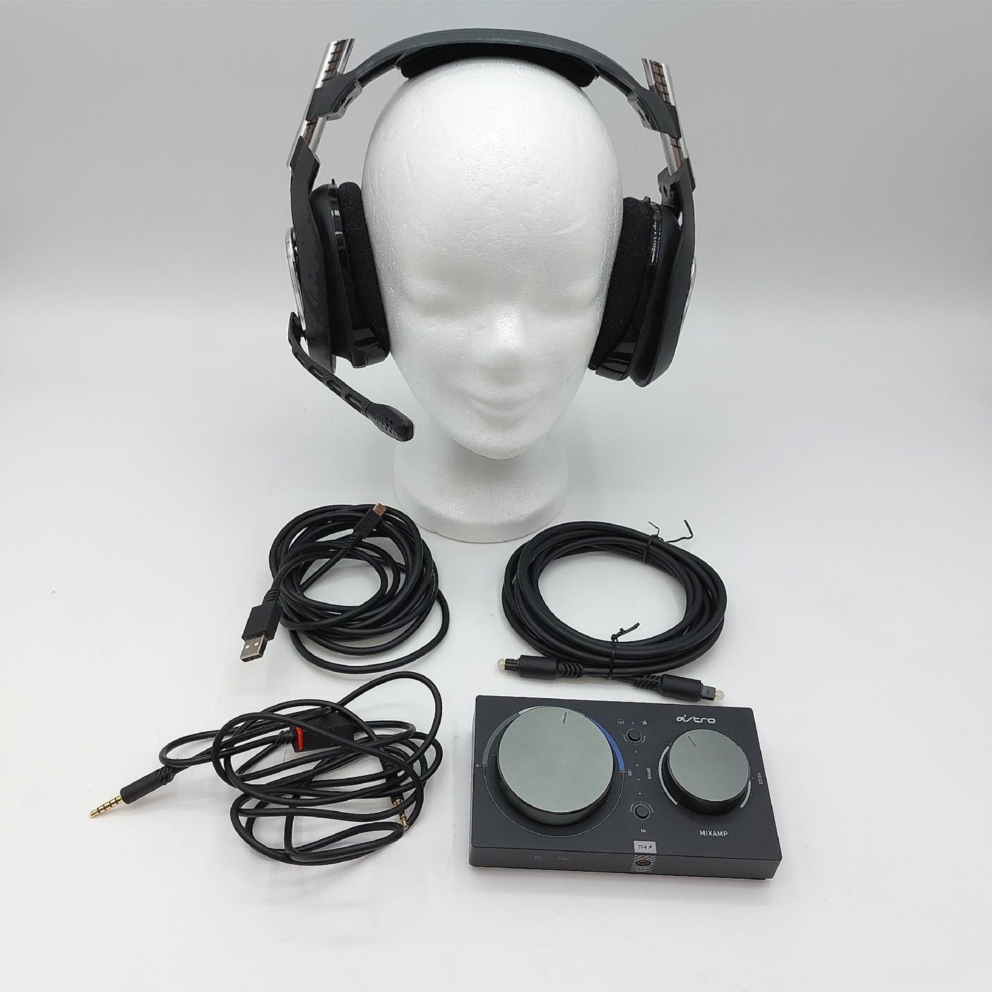 ASTRO Gaming A40 TR Gaming Headset mit Kabel MixAmp Pro TR starke Gebrauchsspuren Kop
