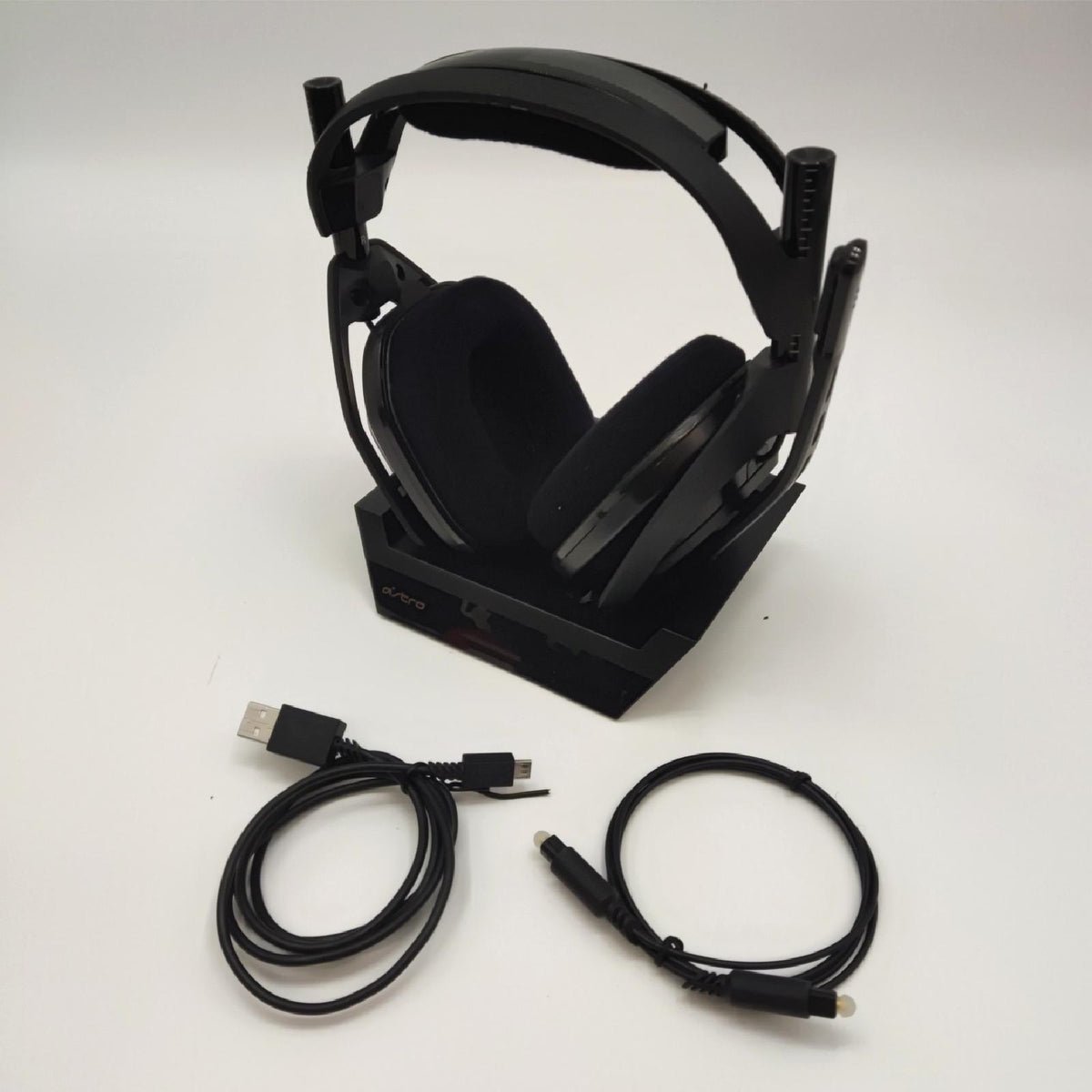 ASTRO Gaming A50 Wireless Headset Ladestation 4 Generation Dolby Audio gebraucht sichtbar