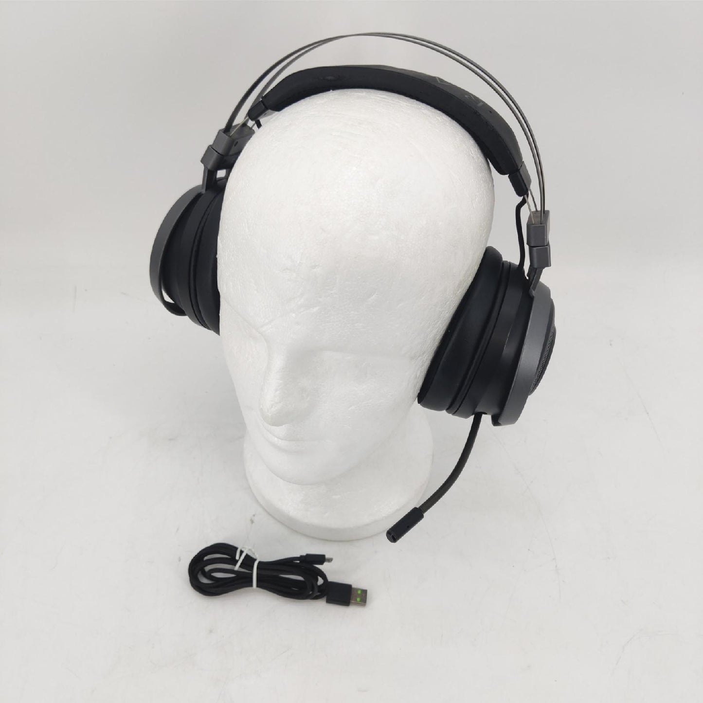 Razer Nari Ultimate Gaming Headset THX Audio Kopfpolster beschädigt ohne Dongle