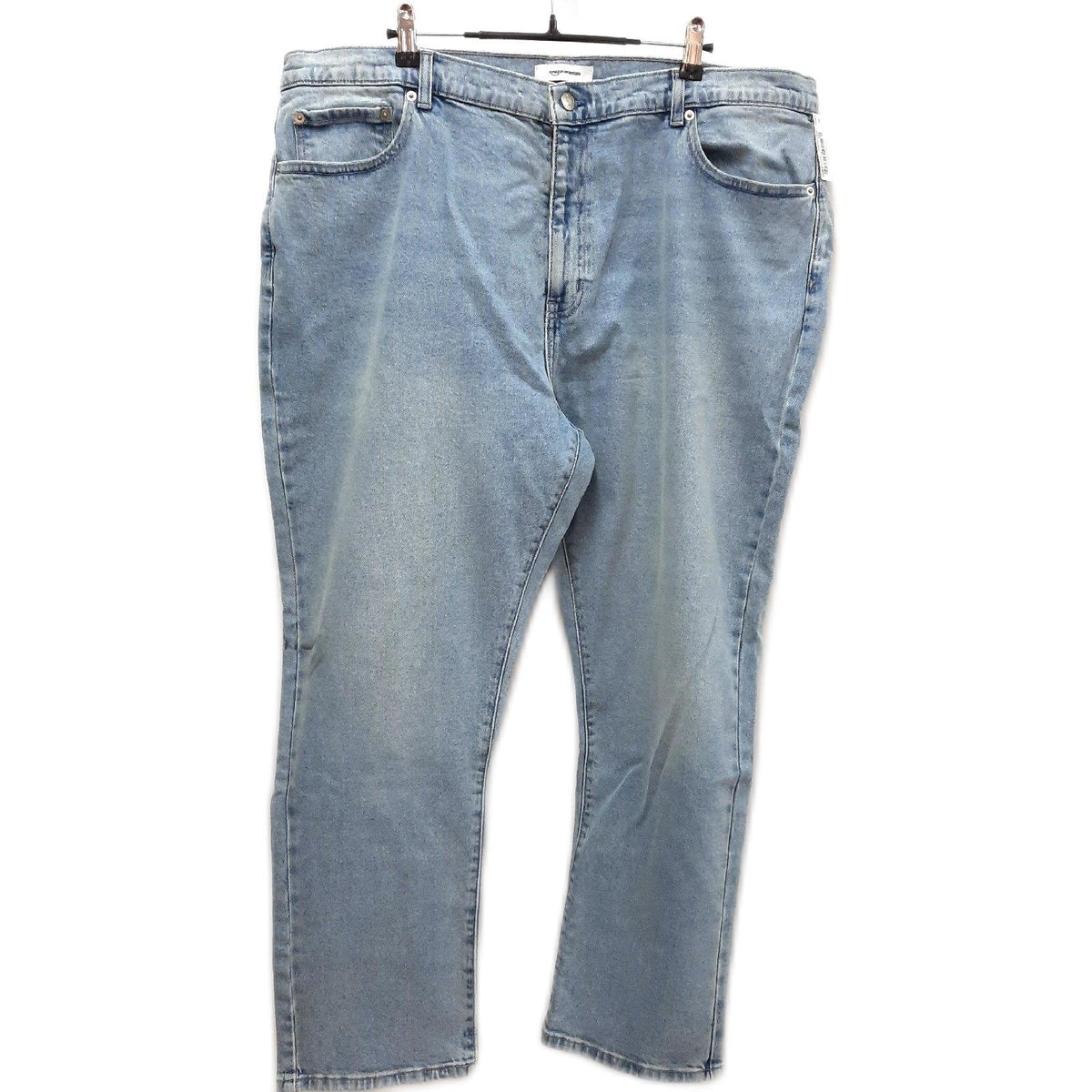 Amazon Essentials PANTS Herren Jeans Slim Fit Hell Eis 42W 28L mit Fleck am linken Bein
