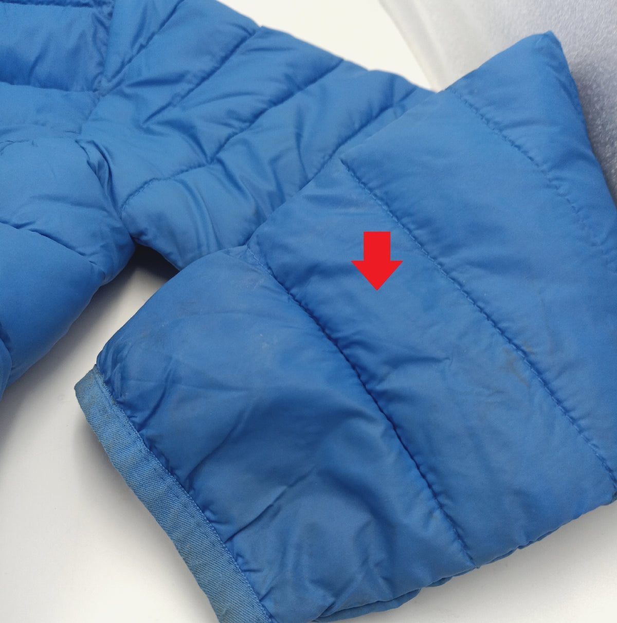 Amazon Essentials Outerwear Jungen Puffermantel mit Kapuze Wasserabweisend Blau 6 7 Jahre