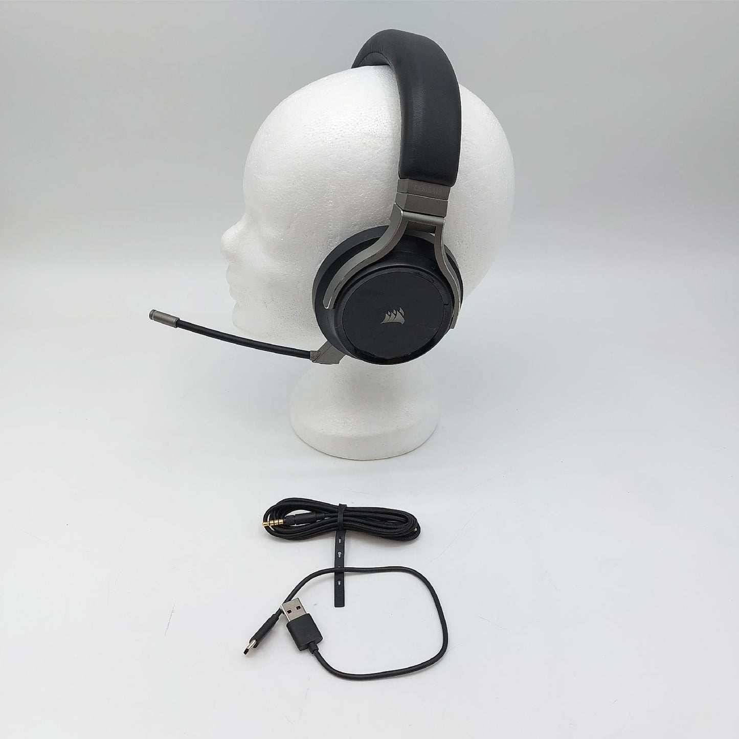 Corsair Virtuoso RGB Wireless High Fidelity Gaming Headset 7 1 mit leichten Gebrauchssp