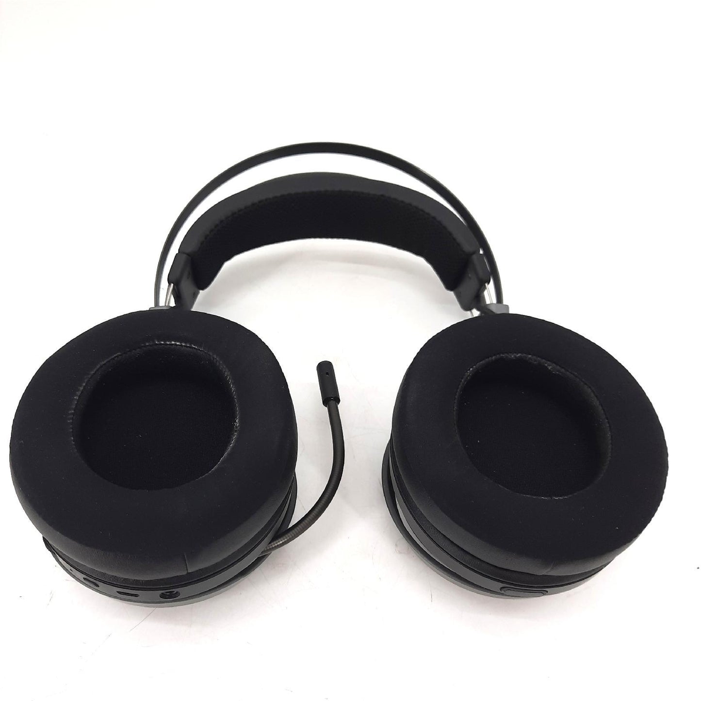 Razer Nari Ultimate Gaming-Headset THX räumliches Audio Kühl Gel infundierter Tragekomfort.
