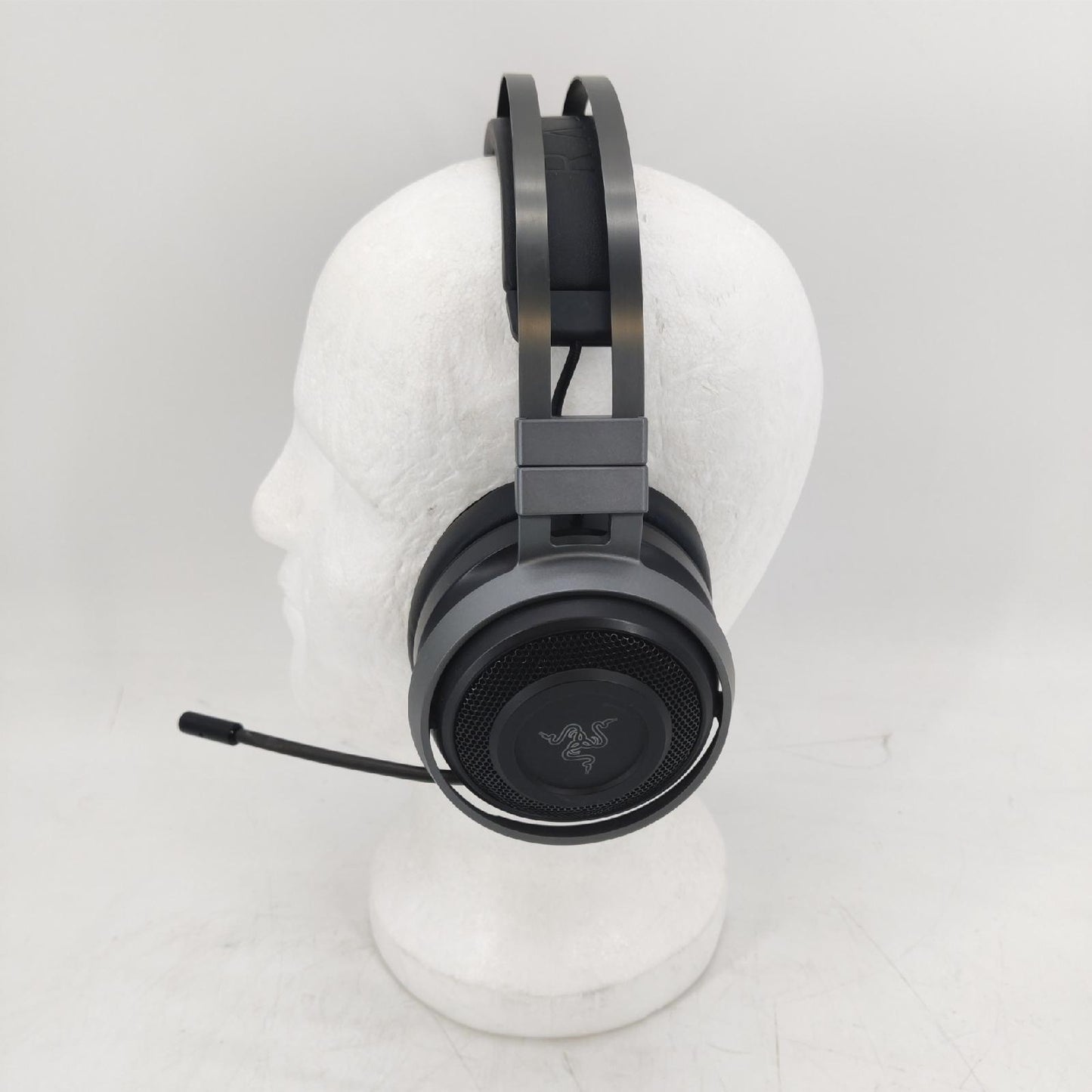 Razer Nari Ultimate: Gaming-Headset mit THX-räumlichem Audio, Kühl-Gel-infundier