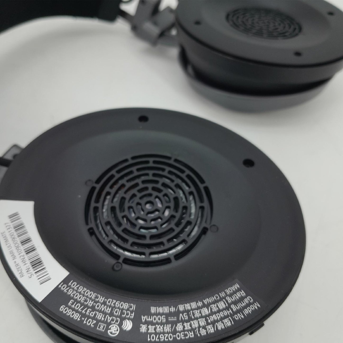 Razer Nari Ultimate Gaming Headset THX Audio ohne Kabel Ohrpolster OVP fehlt