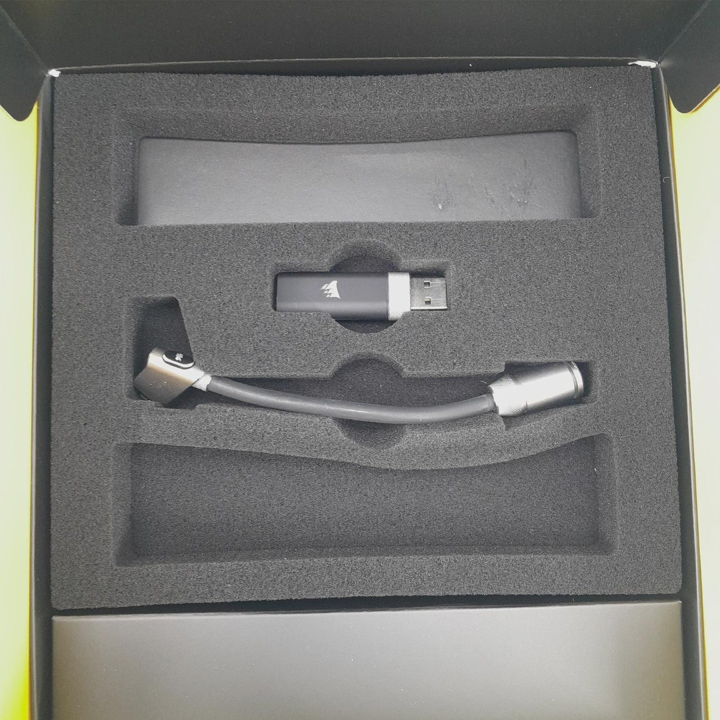 Corsair Virtuoso RGB Wireless SE Gaming Headset starke Gebrauchsspuren fehlt USB Aux kabel