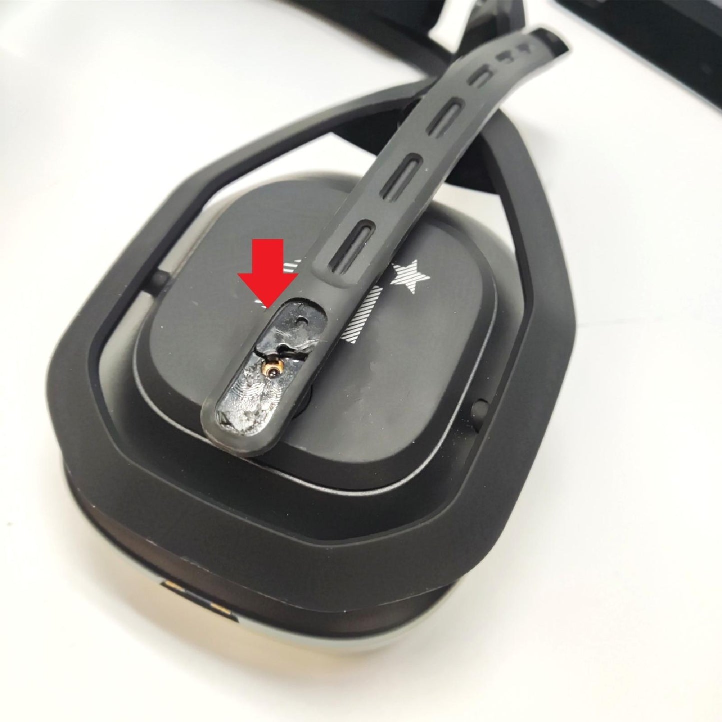 ASTRO A50 Gaming Headset Ladestation Mikrofon beschädigt Kabellos Ergonomisch gaming orientiert.