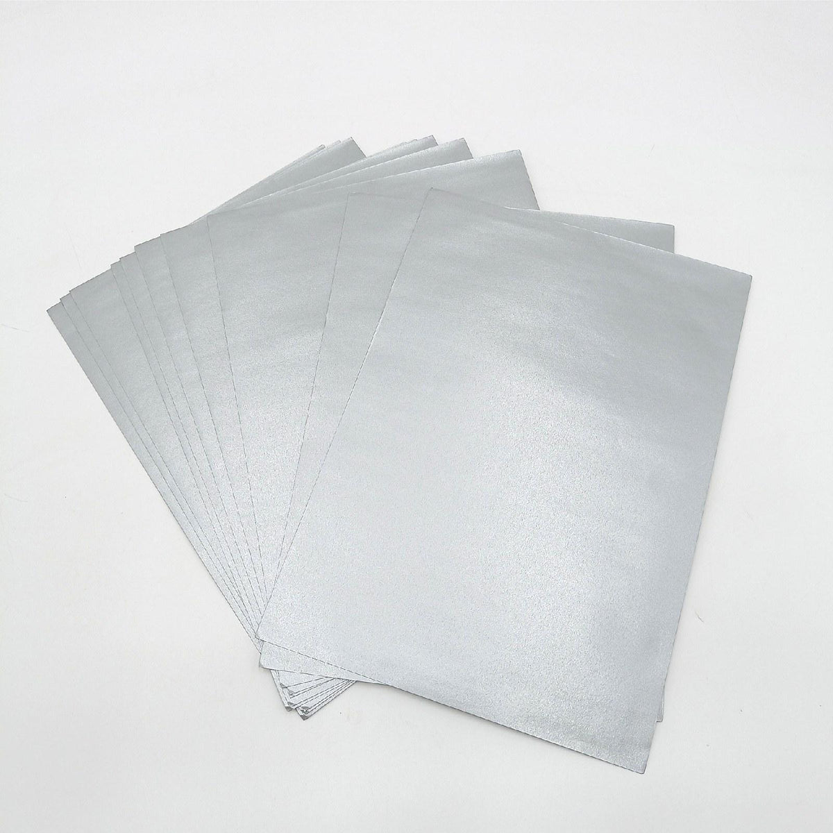 10x große XXL Briefumschläge DIN C4 in Silber Metallic - 22 9 x 32 4 cm - Haftklebung ohne Fenster - Versandtasche für DIN A4 geeignet