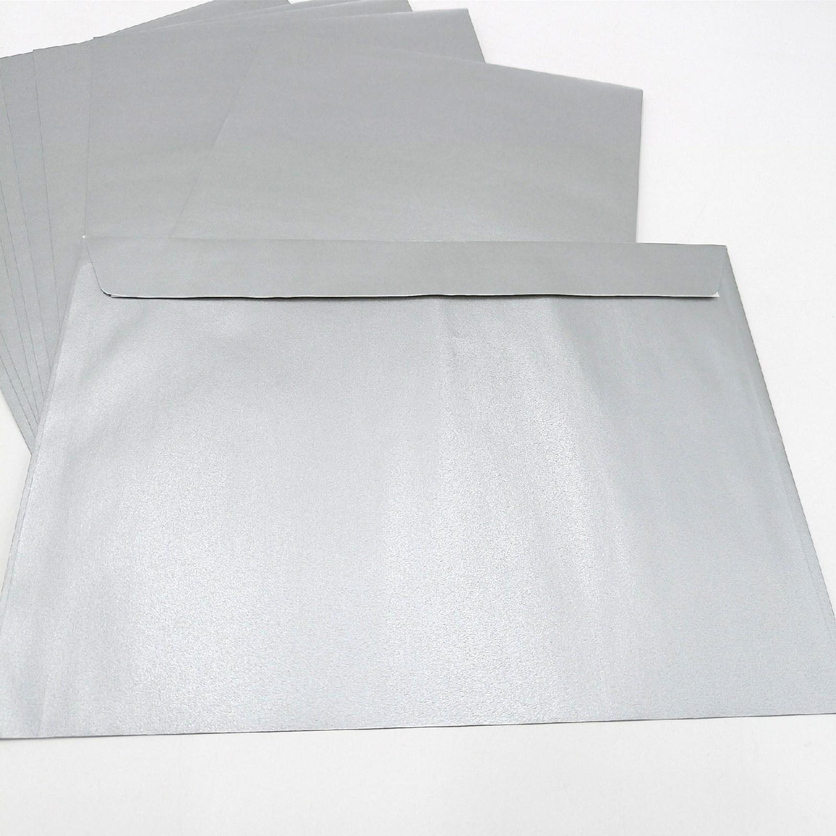 10x große XXL Briefumschläge DIN C4 in Silber Metallic - 22 9 x 32 4 cm - Haftklebung ohne Fenster - Versandtasche für DIN A4 geeignet
