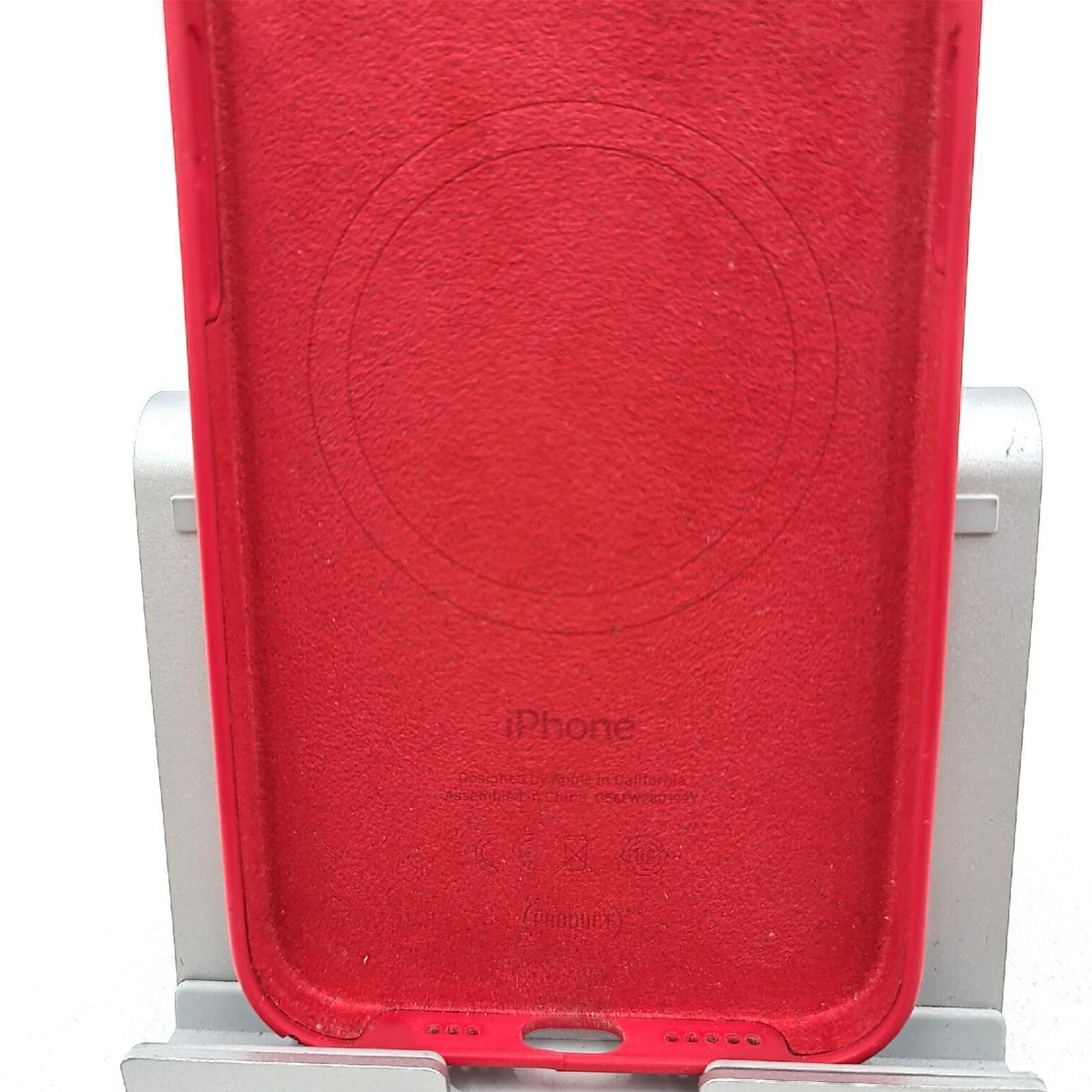 Apple Silikon Case mit MagSafe für iPhone 13 - Product RED