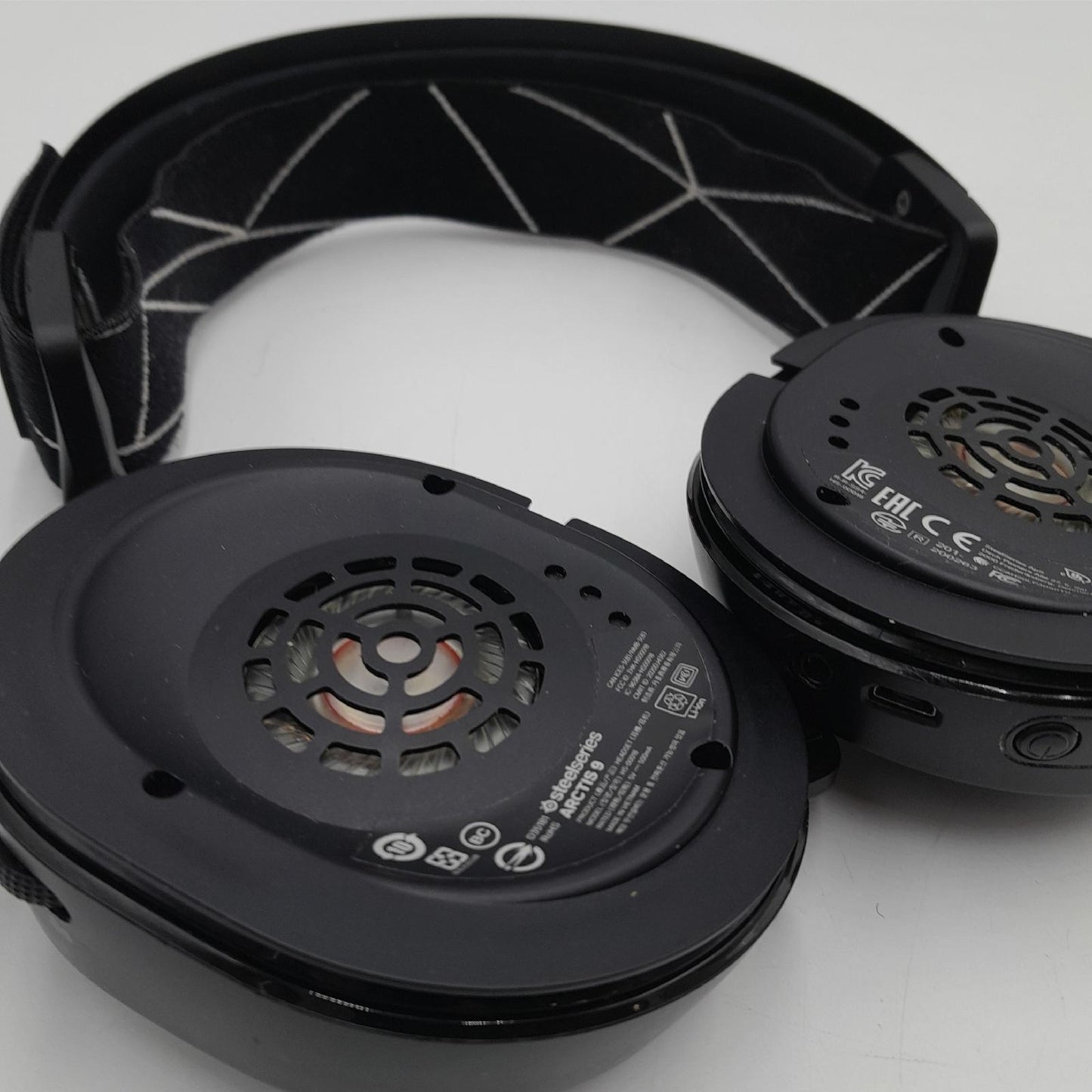SteelSeries Arctis 9  Dual Wireless Gaming Headset  Verlustless 24 GHz  - Defekt