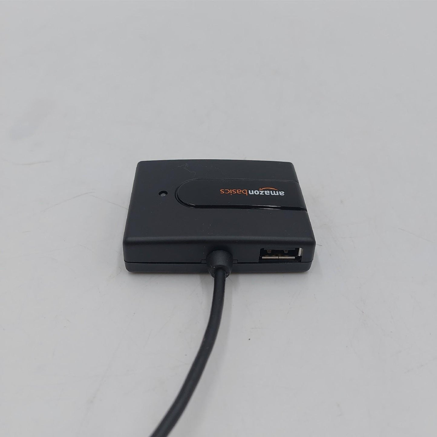 Amazon Basics USB Hub 2.0 Ultra mit 4 Ports, Schwarz