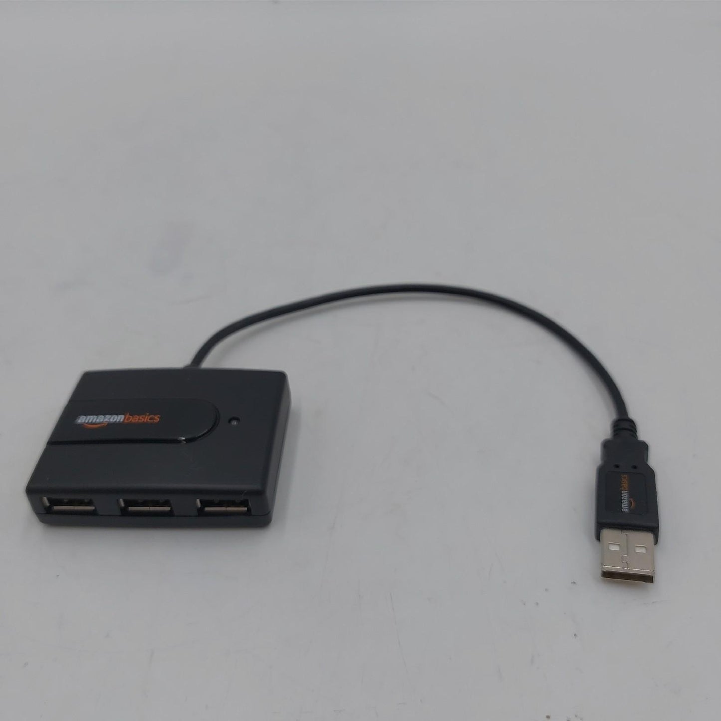 Amazon Basics USB Hub 2.0 Ultra mit 4 Ports, Schwarz