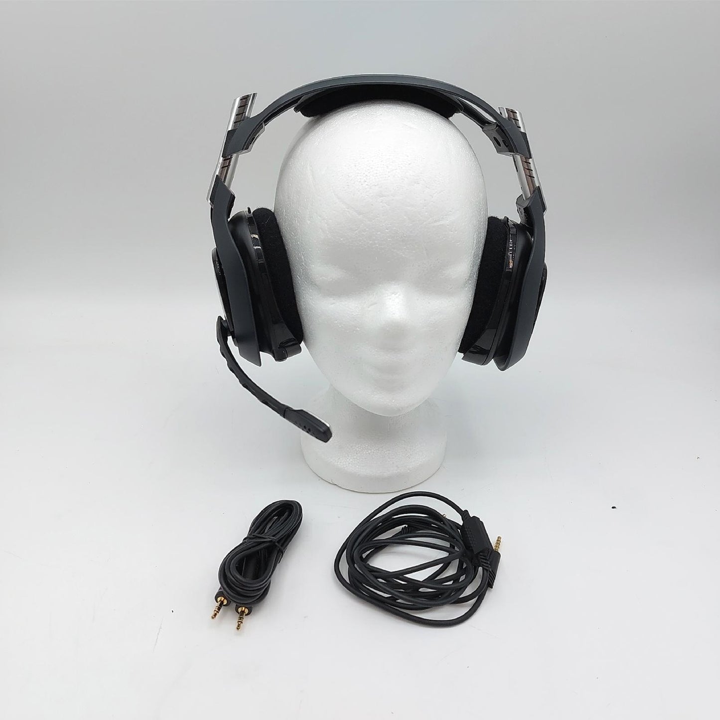 ASTRO Gaming A40 TR Verdrahtetes Gaming-Headset Dolby ATMOS 3.5 mm Audio V2 wunderbar