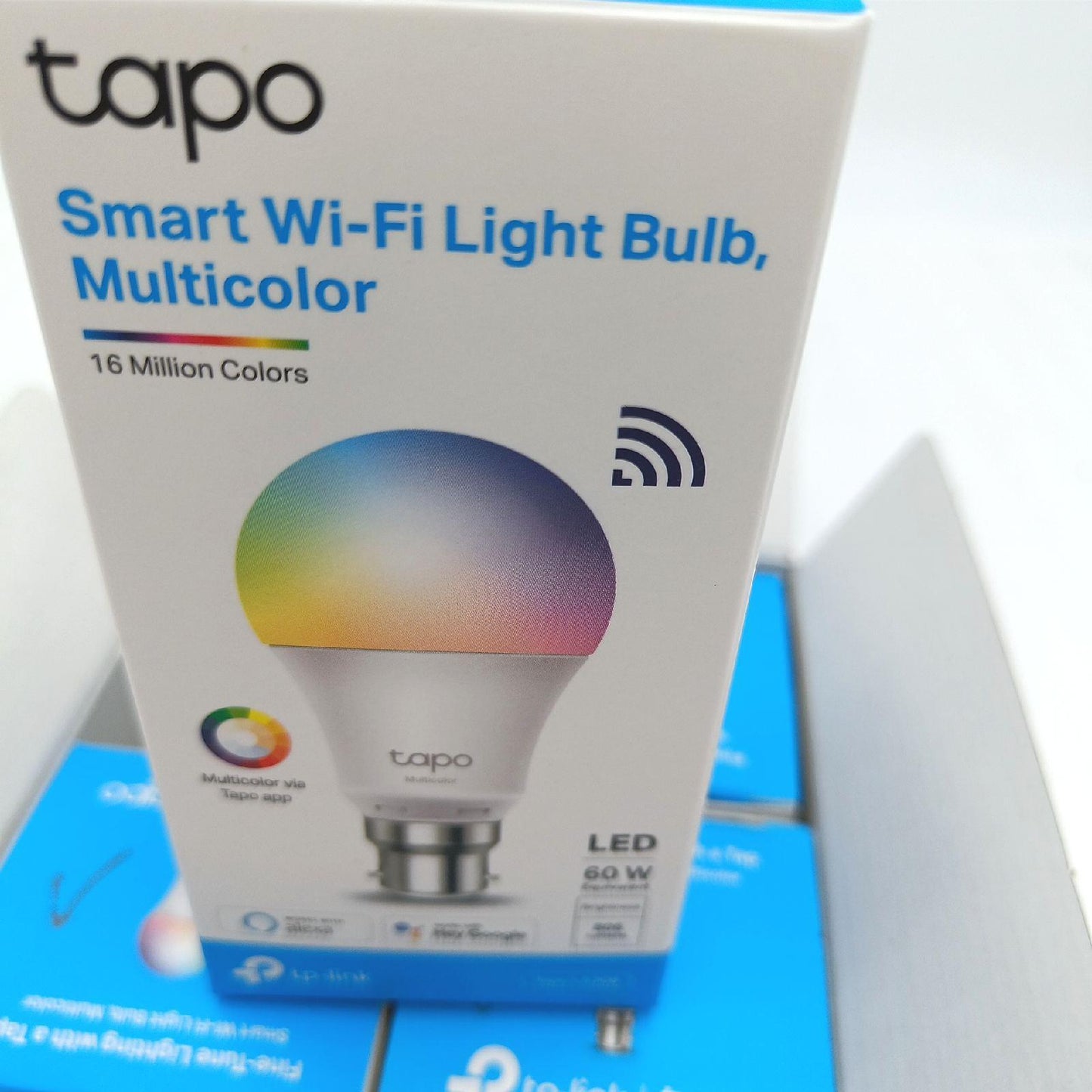 TP-Link Tapo Smart Bulb, Smart Wi-Fi, B22, 9 W, funktioniert mit Amazon Alexa (Echo und Echo Dot) und Google Home, Farbe veränderbar, kein Hub erforderlich, Tapo L530B (4 Stück) [Energieklasse F]
