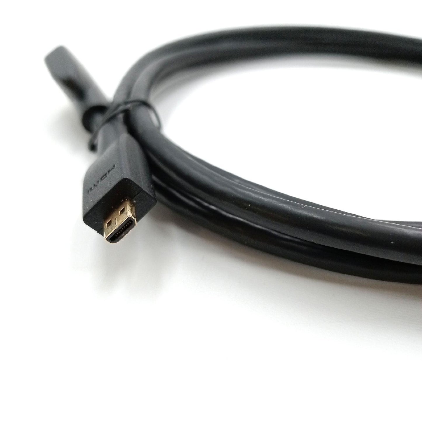 Amazon Basics Flexibles Verbindungskabel Micro HDMI auf HDMI 1.8 m Schwarz HDMI Adapter
