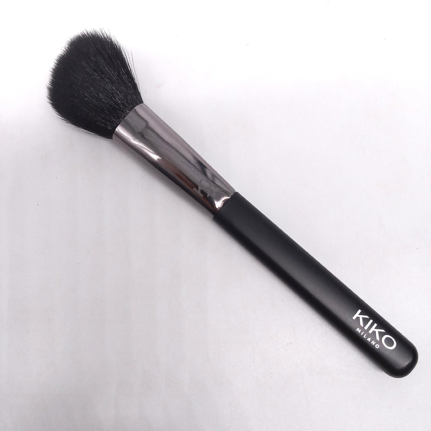 KIKO Milano Face 10 Blush Brush Schrägschnitt für Blush Lands und (14,99)